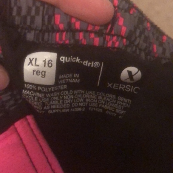 Shorts - Picture 3 of 4